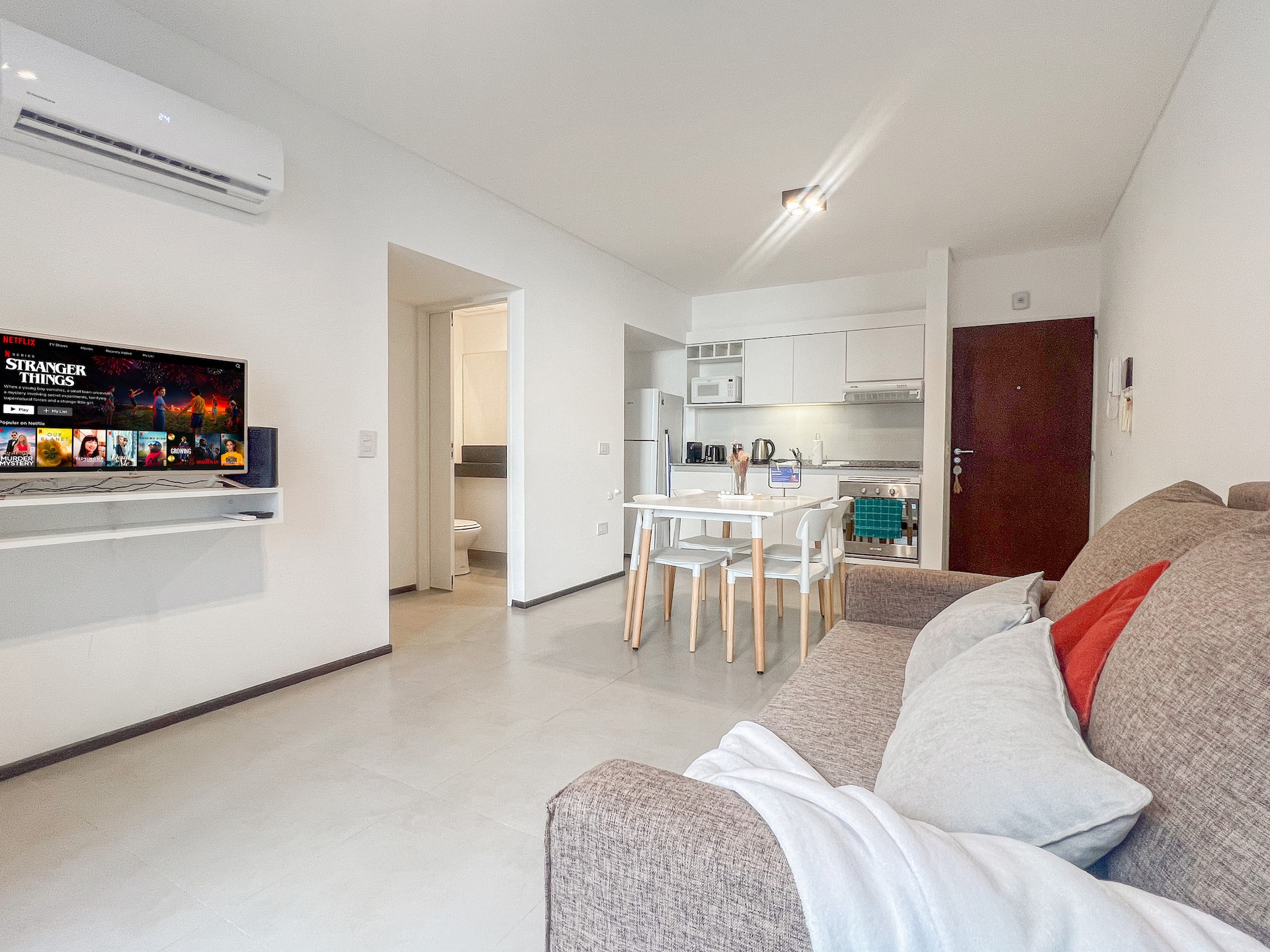 Apartamento de 1 quarto com 2 banheiros e sacada em Almagro