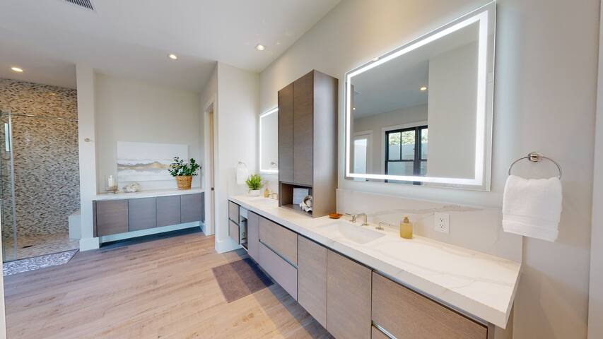 PiH: Mauna Kea Beach Escape, HapunaPark Waterslide gallery image 3