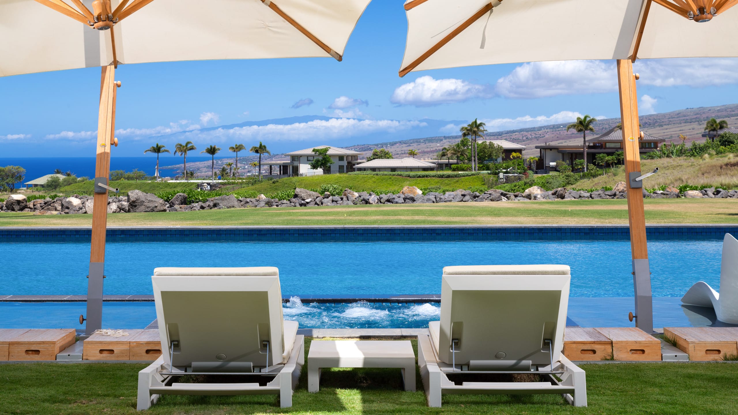 Home in Waimea · ★5.0 · 4 bedrooms · 7 beds · 4.5 baths - Image 11