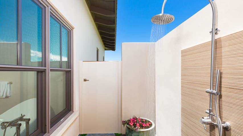 PiH: Mauna Kea Beach Escape, HapunaPark Waterslide