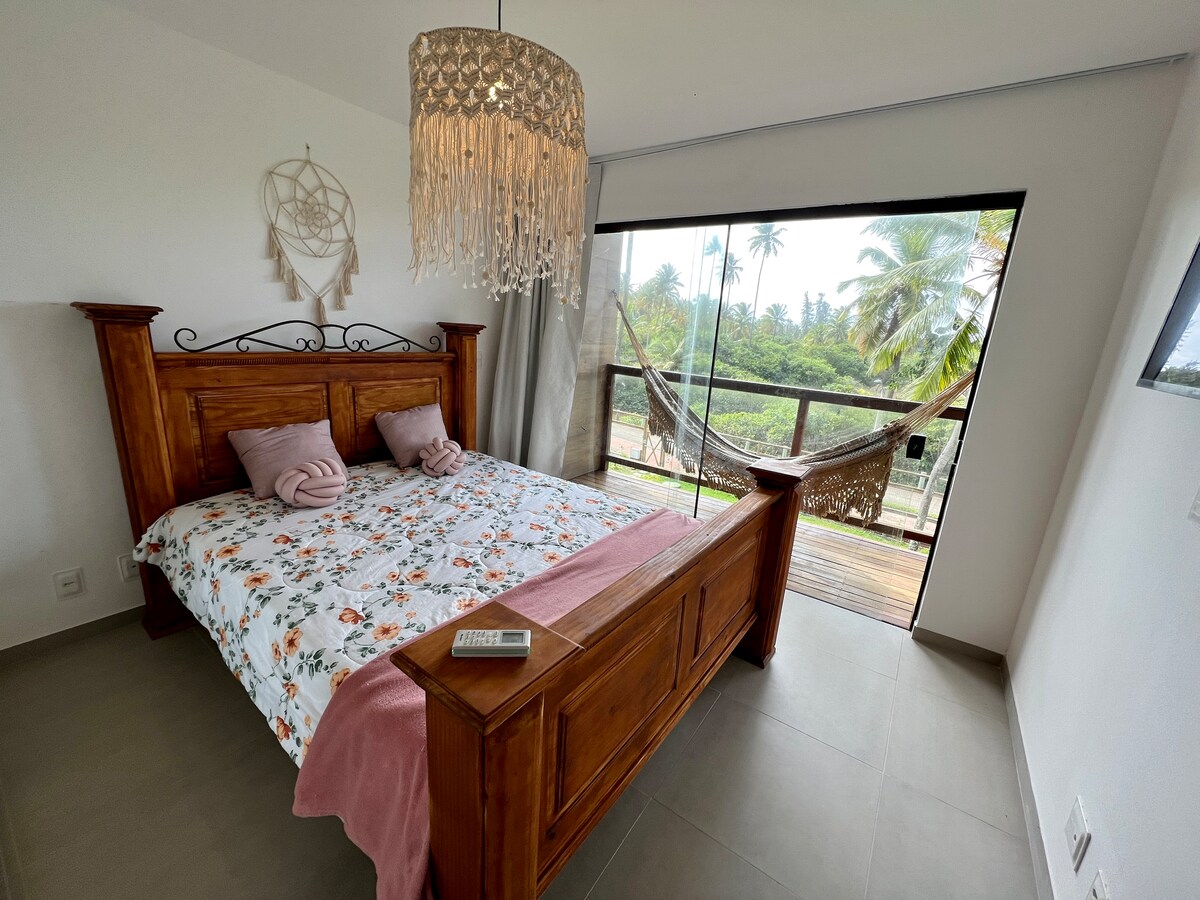 კონდიცირებული ფლიგელი და ტელევიზორი.