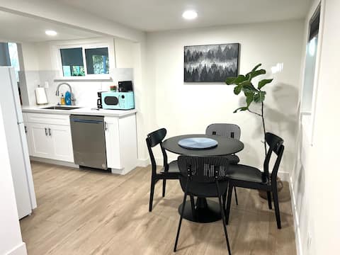 Popular Airbnb listing: Quiet and Central 1bed1bath House, Nature Retreat in South San Gabriel