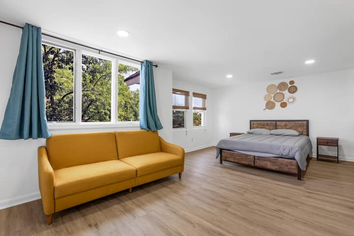 Საძინებელი 3 - გასაშლელი დივანი/საწოლი