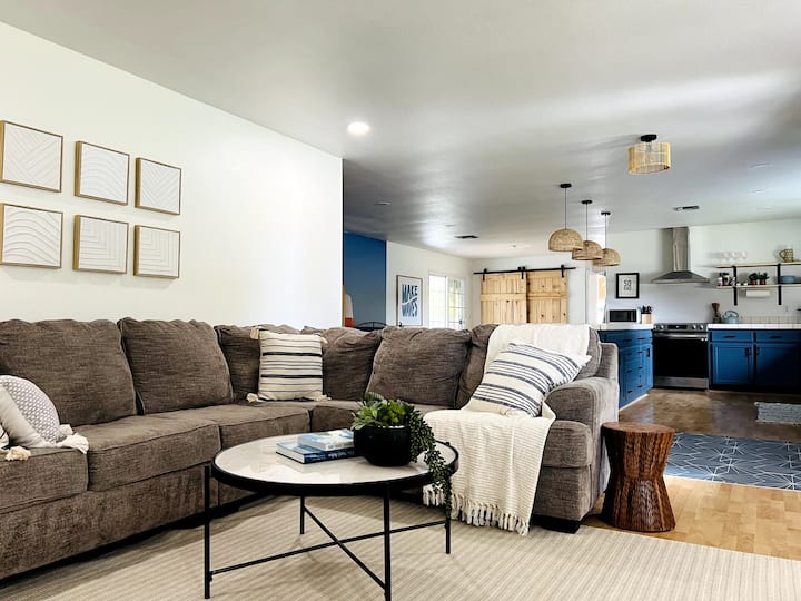 Beach Vibes Getaway Houses for Rent in Brookings, Oregon, United