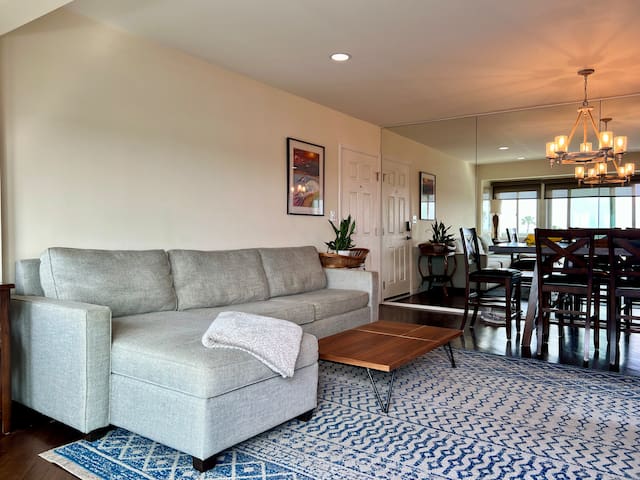 2 bedroom Beach View-Steps to the Sand