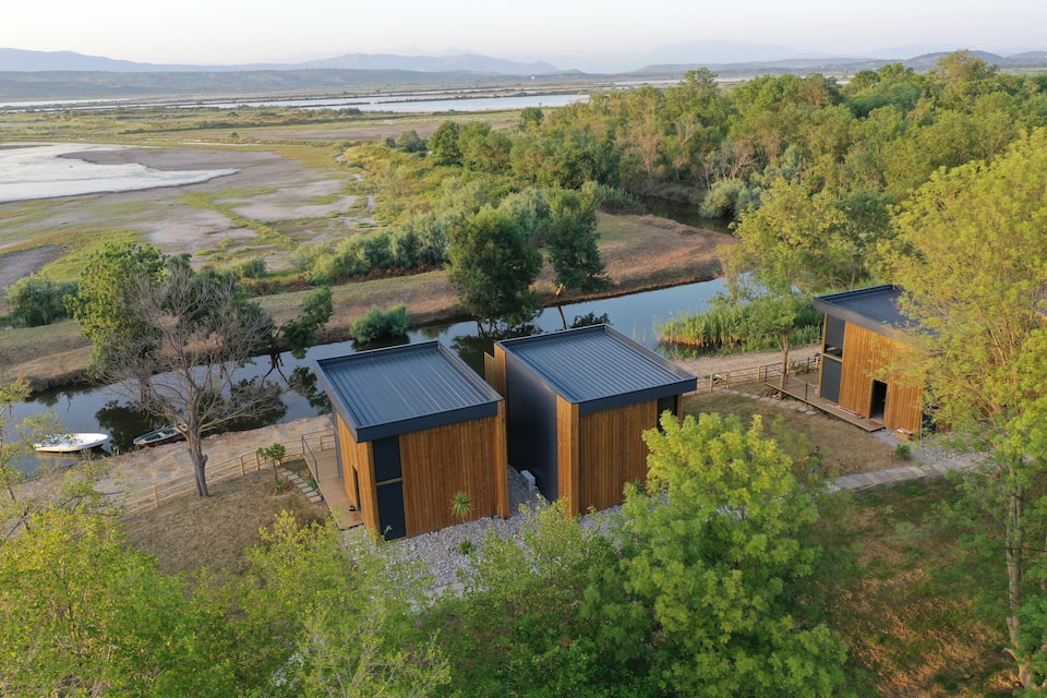 Top-earning Airbnb listing in Donji Štoj - Shtoji i Poshtëm, 1 bedroom