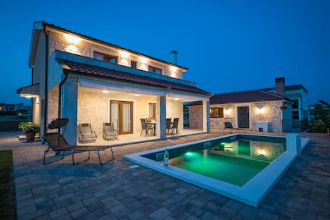 Popular Airbnb listing: House Cicibela in Općina Privlaka