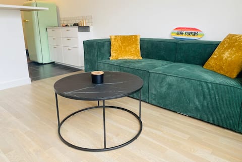 Top Airbnb: Cozy studio • Clichy, Paris just minutes away à Clichy