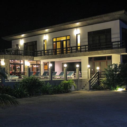 4 Bedroom Villa W/private pool