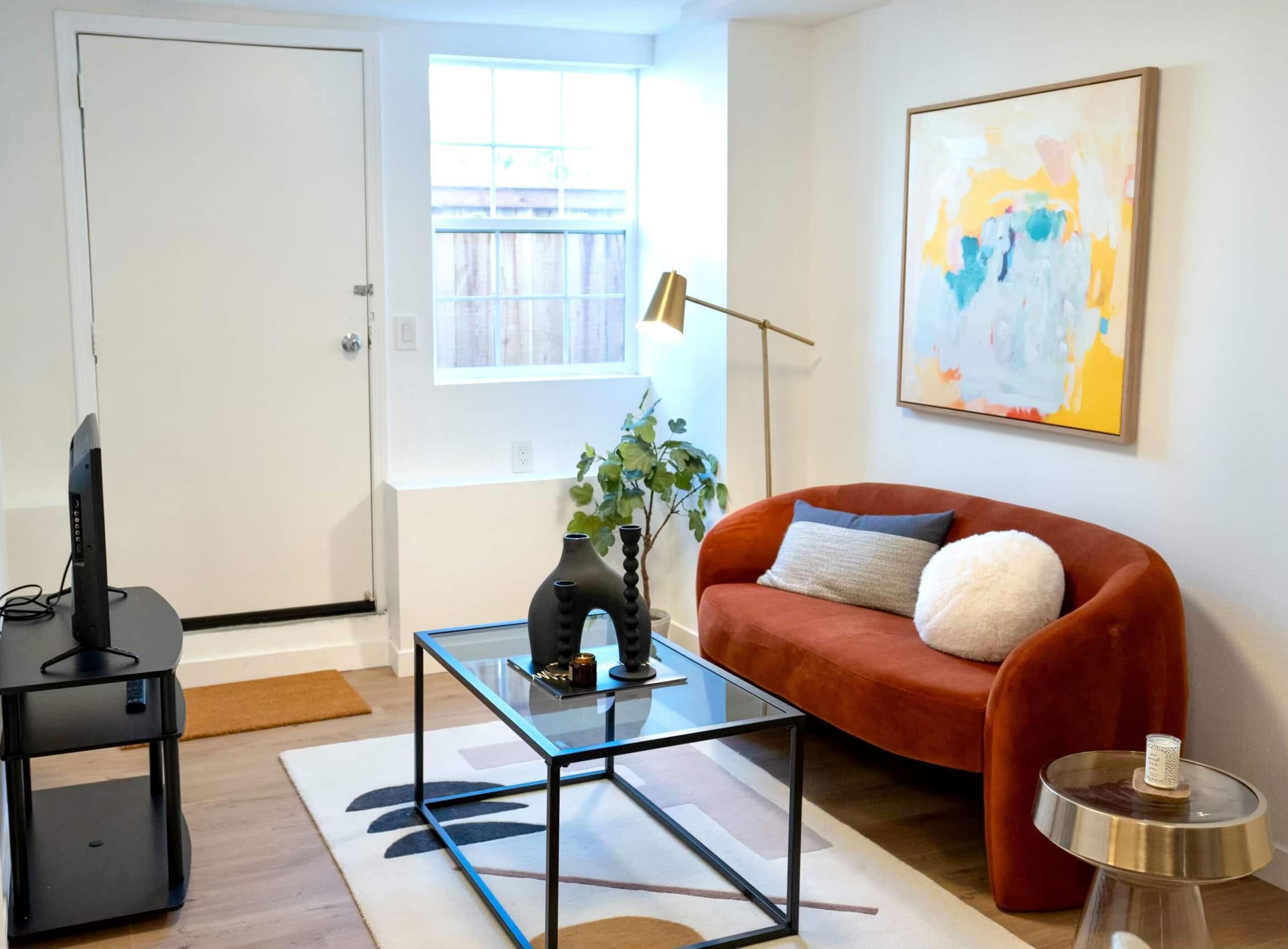 Home in San Francisco · ★4.68 · 1 bedroom · 2 beds · 1 bath - Image 4