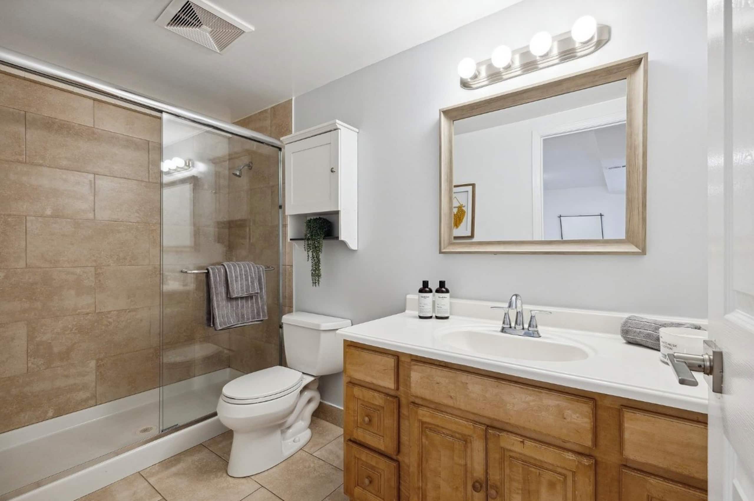 Home in San Francisco · ★4.68 · 1 bedroom · 2 beds · 1 bath - Image 13