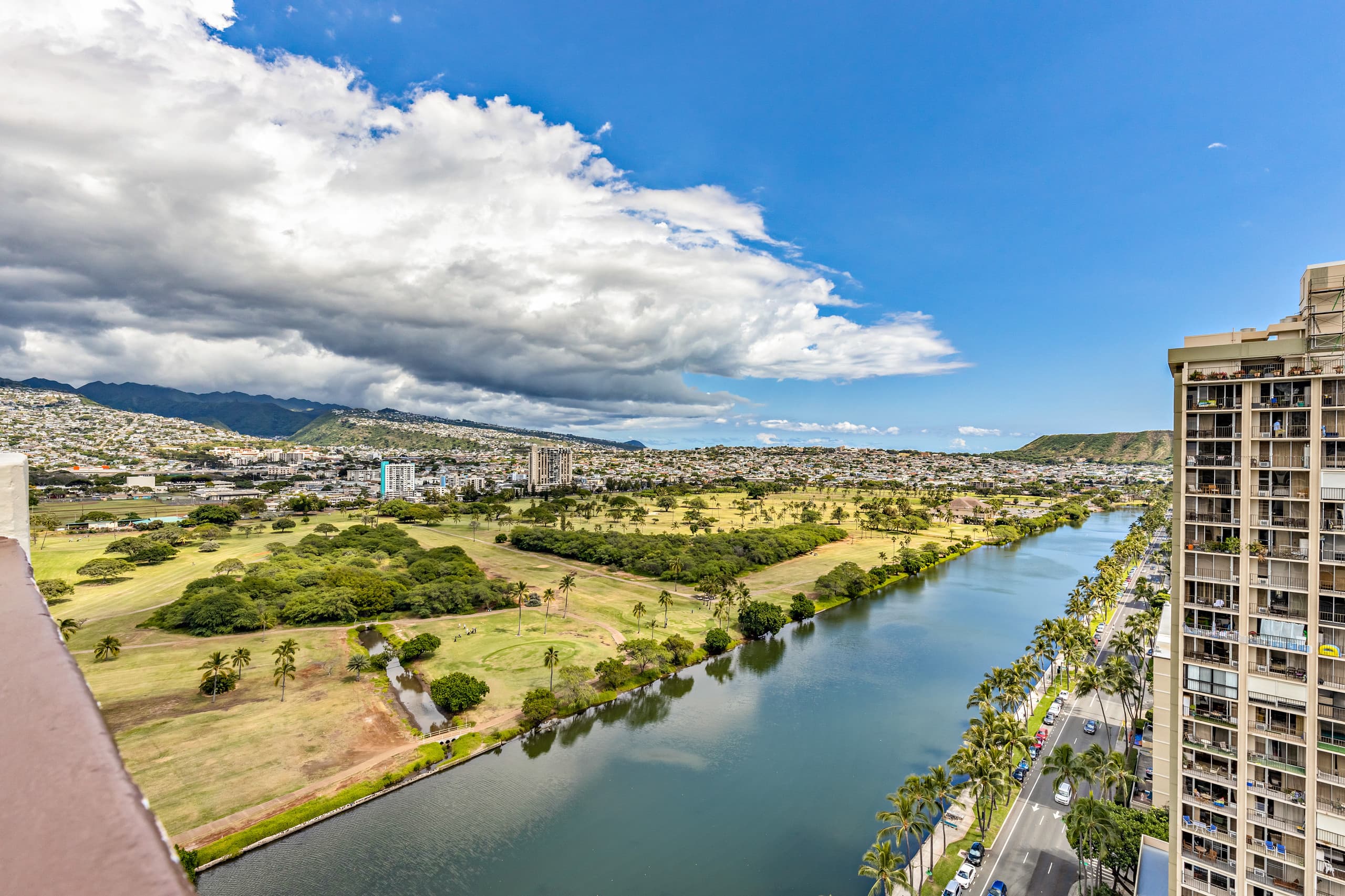 Condo in Honolulu · ★4.75 · 1 bedroom · 3 beds · 1 private bath - Image 15