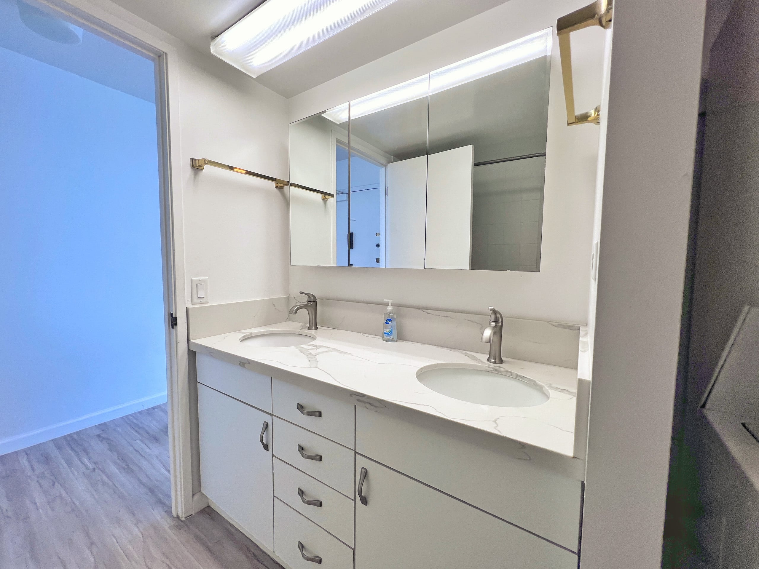 Condo in Honolulu · ★4.75 · 1 bedroom · 3 beds · 1 private bath - Image 4