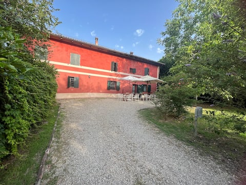 Casa Tortorelli Bologna Rooms with Pool Access