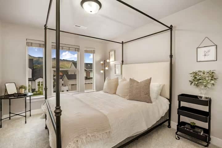 Bračni krevet (160x200), na katu 