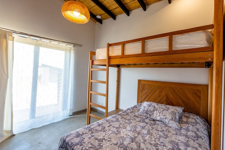 El dormitorio 3 cuenta con una terraza privada.