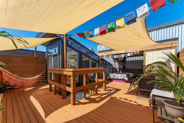 2BR Epic Arts Loft w/ Rooftop Terrace gallery image 2