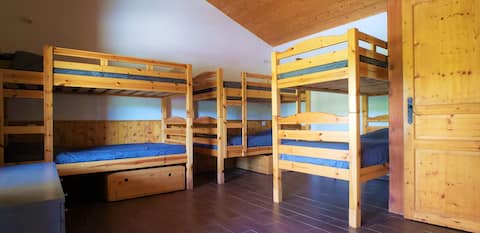 Gîte de Cayssie. Chambre Hélios.