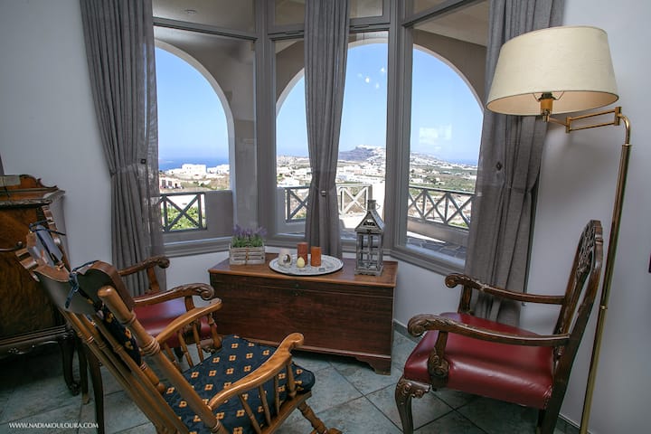 Villa Anna - Four Bedroom Mansion - Santorini