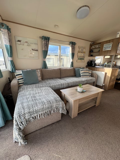 Top Airbnb: Sandy feet Caravan North Devon in Northam