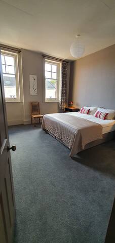 Big flat in lovely Victorian pub gallery image 4