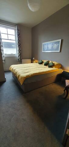 Big flat in lovely Victorian pub gallery image 5