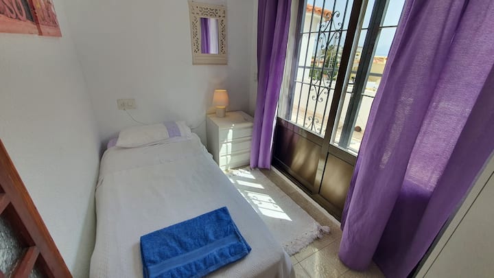 Prekrasna privatna mala 3. spavaća soba s balkonom