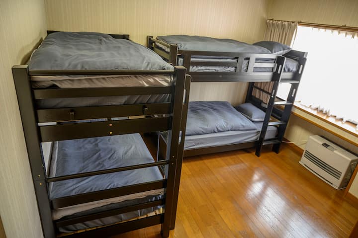 2 kreveta
na kat za 4 gosta