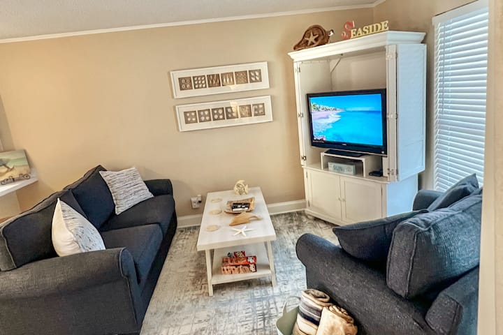 Cozy Beach Getaway - Destin