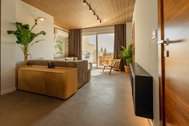 Penthouse, Pool & Valletta Views | Rop By Homega - Malta