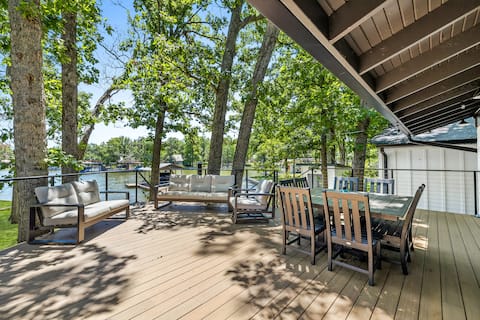 Casita on the Cove Lake house with Hot tub.