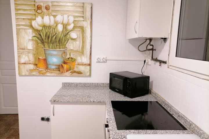 Espaciosa Habitación, Nevera Privada - Barcelona