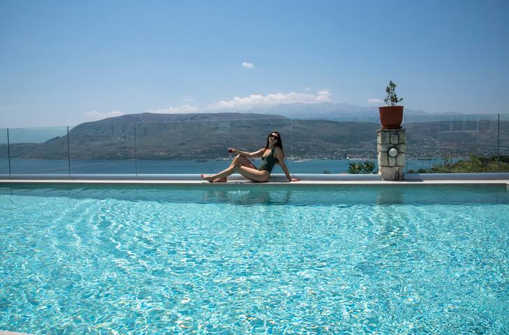 Panoramic Oasis! 180° View Pool & Heated Pool gallery image 4