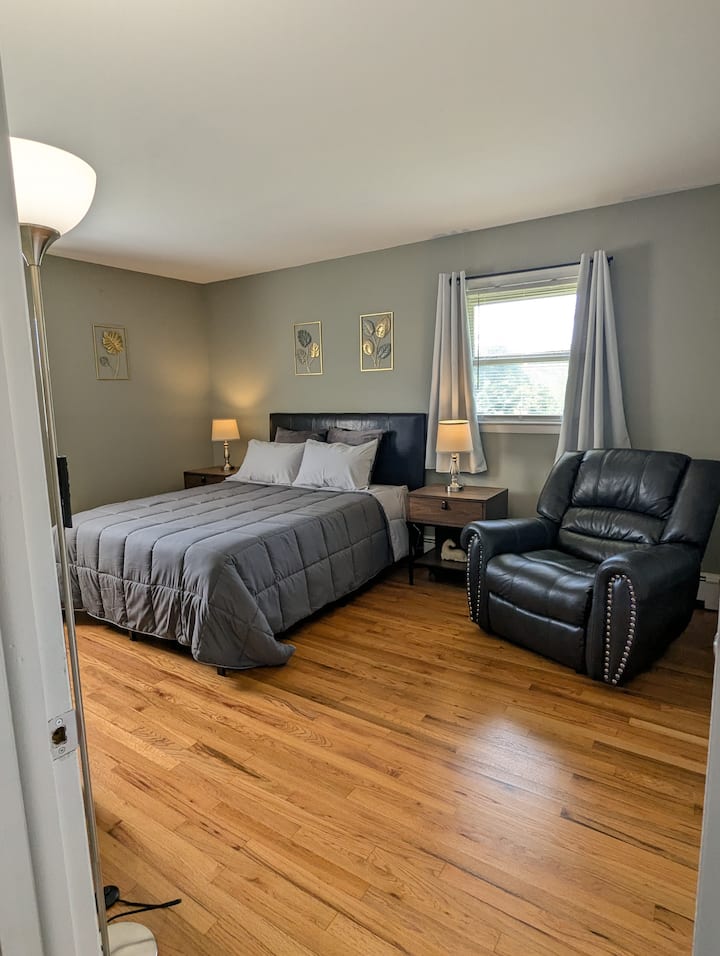 Ტუმბოებს აქვს USB დამტენი პორტები თქვენი კომფორტისთვის.