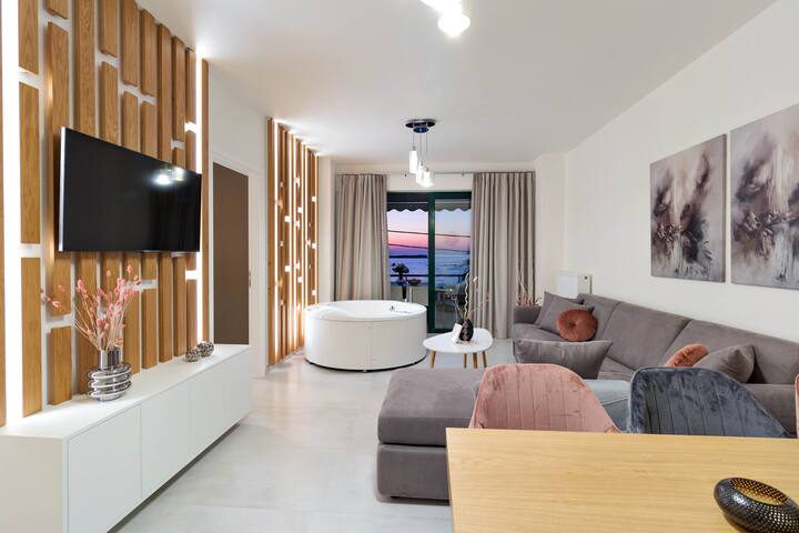 Elia Beach Deluxe Apartment