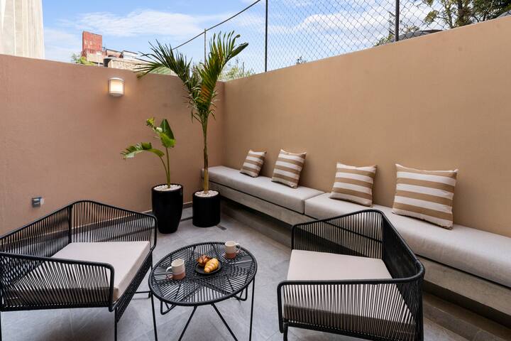 Elegant & Comfortable · Perfect for Groups gallery image 5