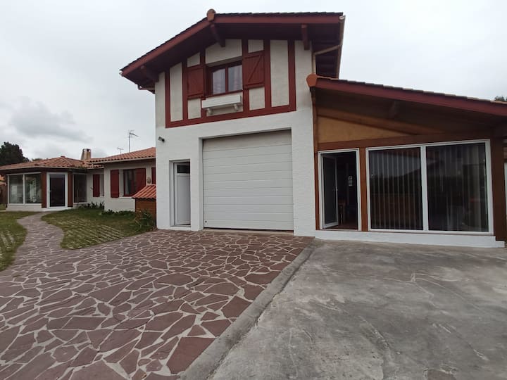 Logement Dans Une Maison à Biarritz - Biarritz