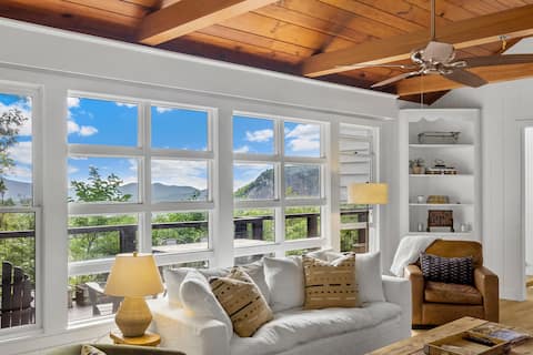 Top Airbnb: Huge Views, Outdoor Tub, Fire Pit, Close to Town! in Cashiers