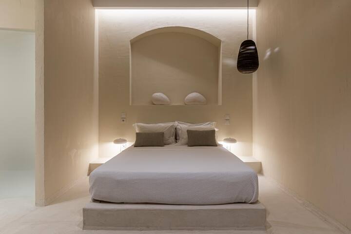 Afroessa Cave Kimolos gallery image 5