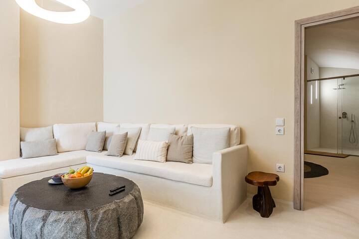 Afroessa Cave Kimolos gallery image 3