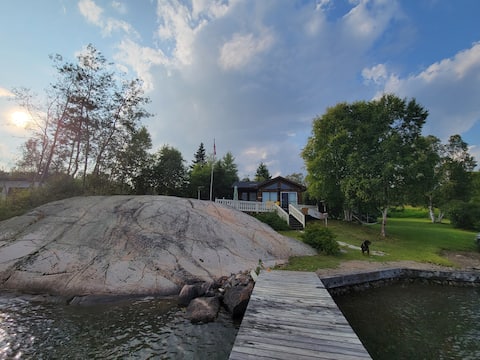 Top Airbnb: Superior Guest Loft in Thunder Bay