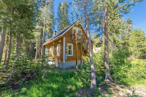 The Pine Wood Cabin