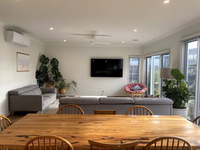 Family and Pet Friendly Home gallery image 2