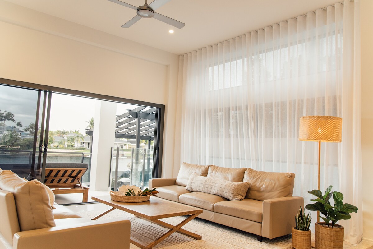 Successful Airbnb property: Riverfront Views + Heated Pool in Noosaville