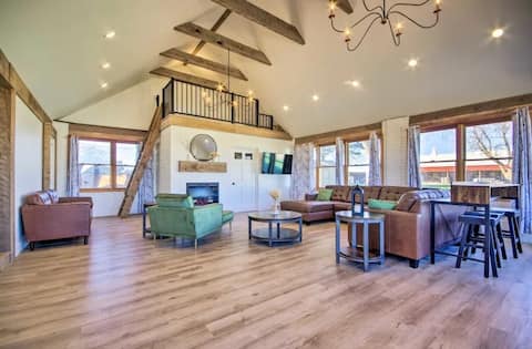Headquarters @Prairie Base, 2 King Suites, 10 Bed