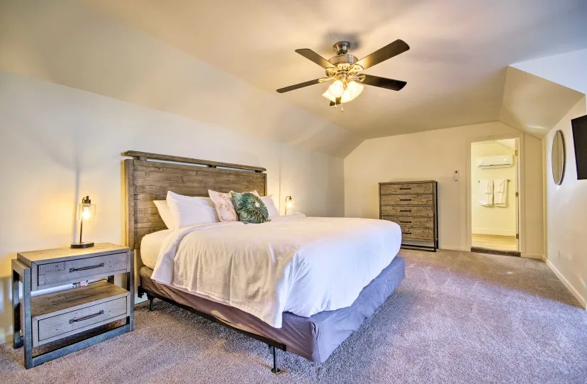 Спалня 4 (суперголямо двойно легло на горния етаж със самостоятелен санитарен възел)