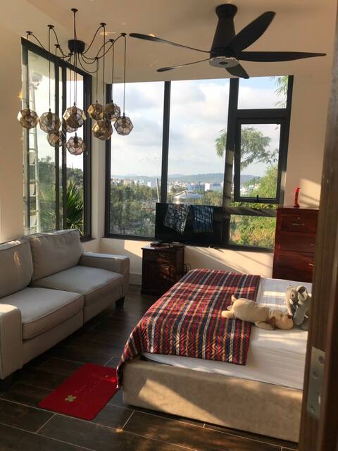 Lyna homestay central island, hill view, free motorbike