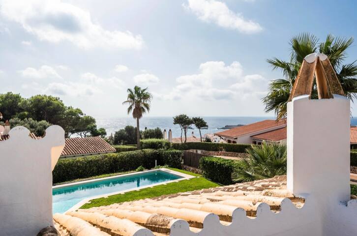 Pool villa with sea view gallery image 3