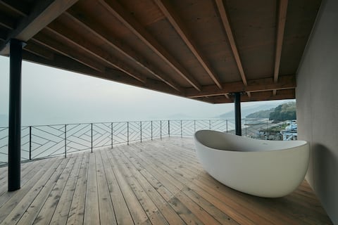 Private Villa”MOKURASU” Space connected to the sea