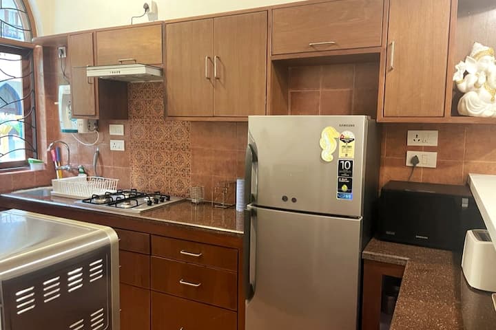 A fully equipped modern kitchen